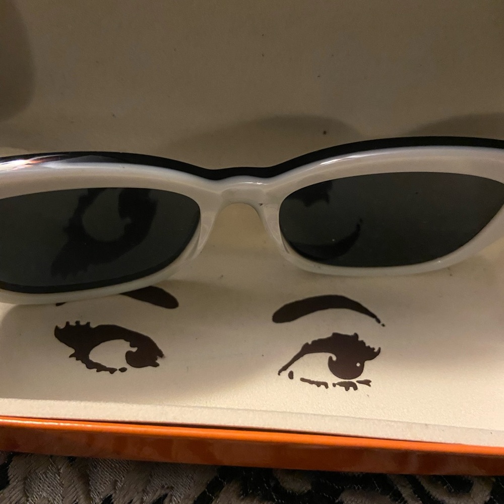 Kate Spade Black Glasses Stylish Accessories - Picture 4 of 5